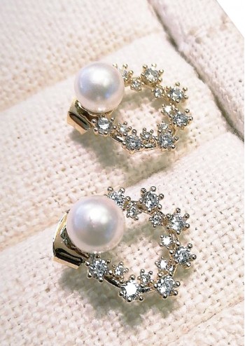 Circular Diamond Pearl