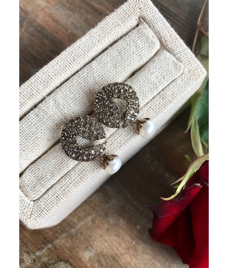 Rustic Pearl Drop