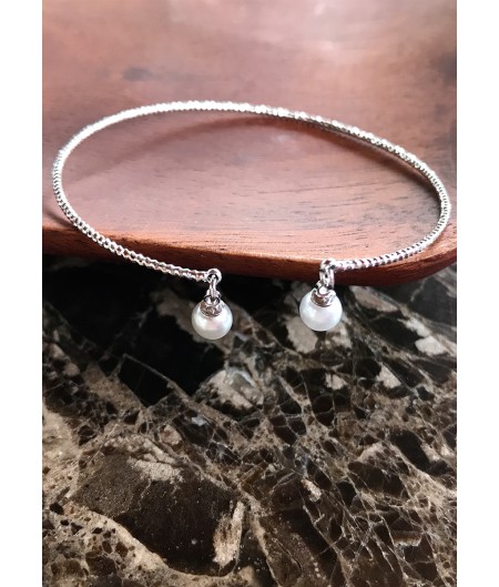 Shimmery Pearl Drop Bangle