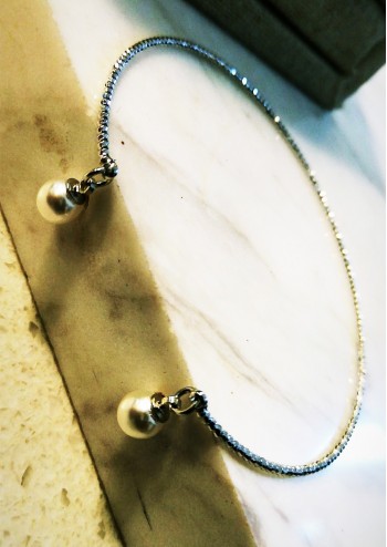 Shimmery Pearl Drop Bangle