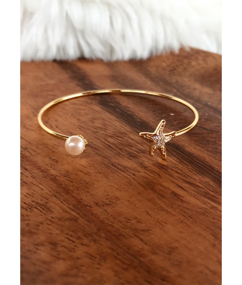 Starry Fish Pearl Bangle