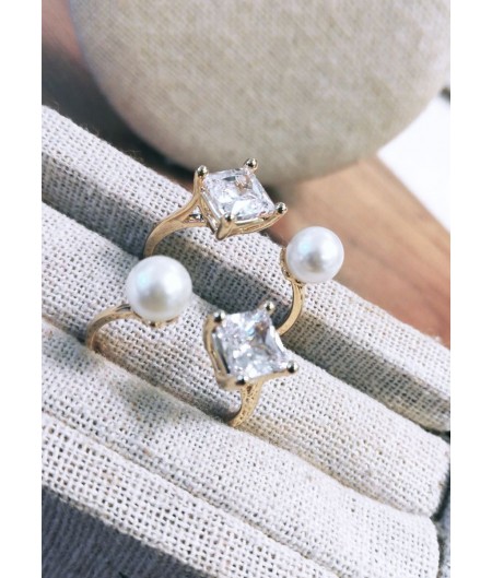 Zircone Pearl Ring