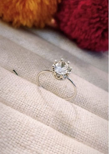 Zircone Stud Ring